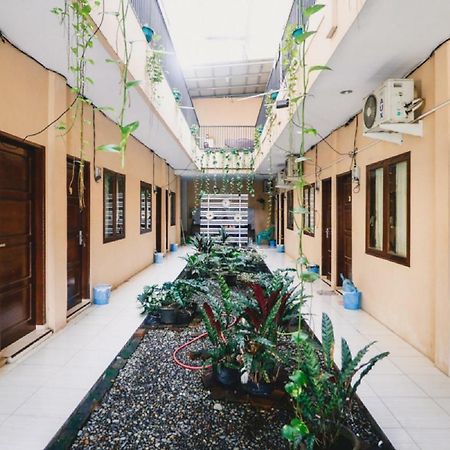 فندق Reddoorz Near Jalan Gatot Subroto ميدان المظهر الخارجي الصورة