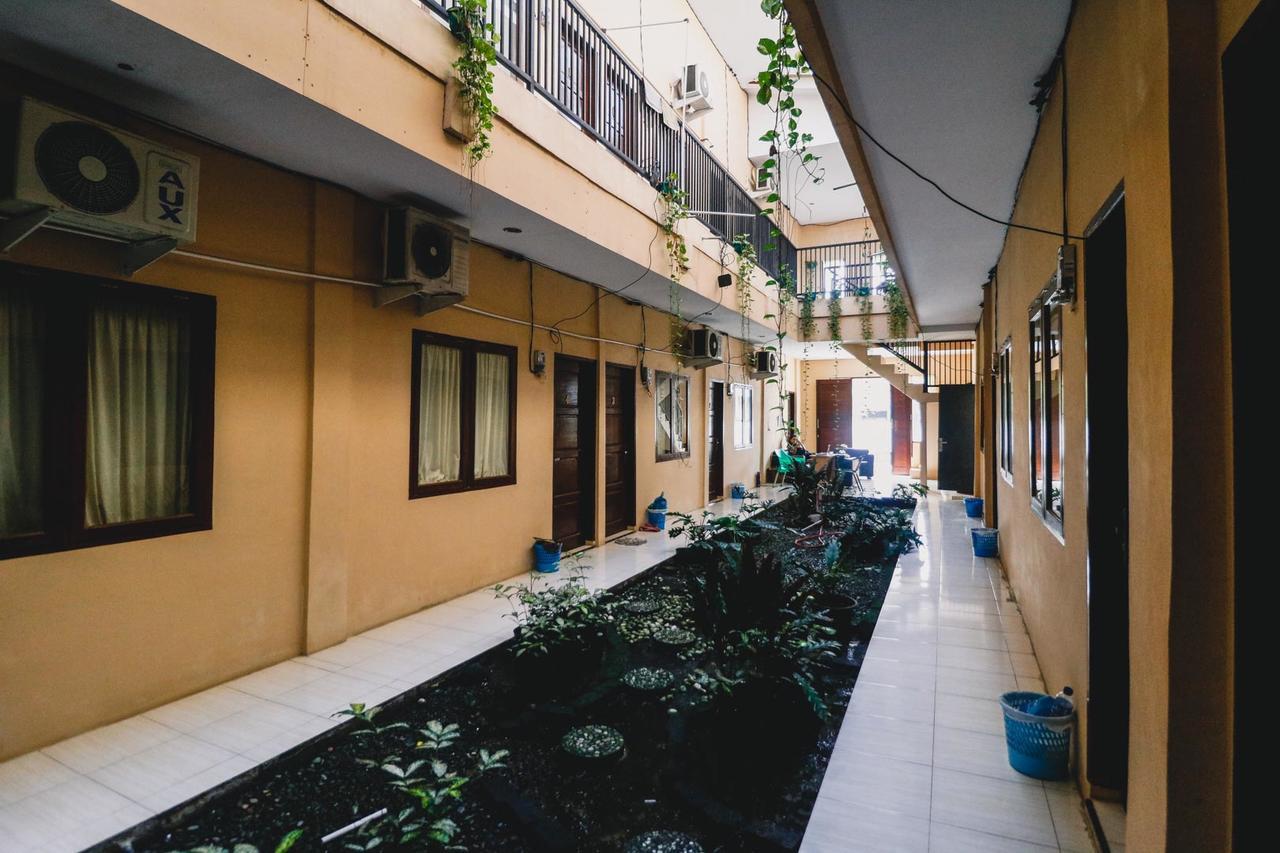 فندق Reddoorz Near Jalan Gatot Subroto ميدان المظهر الخارجي الصورة