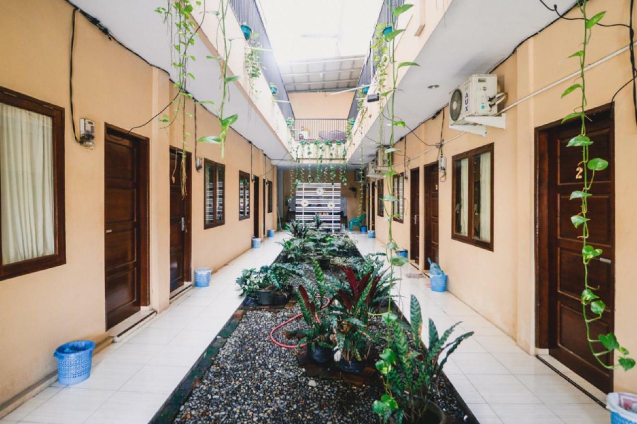 فندق Reddoorz Near Jalan Gatot Subroto ميدان المظهر الخارجي الصورة