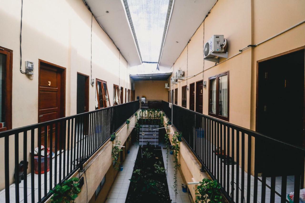 فندق Reddoorz Near Jalan Gatot Subroto ميدان المظهر الخارجي الصورة
